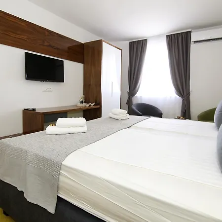 Maxim & Guest house 4*